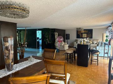 Casa en Renta y Venta Lomas de Tecamachalco 450 m²