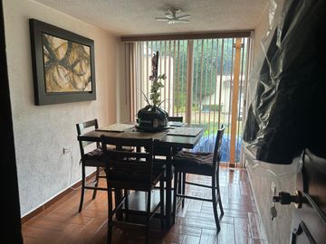 Casa en Renta y Venta Lomas de Tecamachalco 450 m²