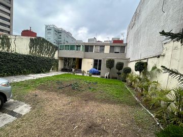 Casa en Renta y Venta Lomas de Tecamachalco 450 m²