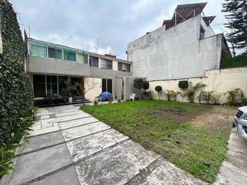 Casa en Renta y Venta Lomas de Tecamachalco 450 m²