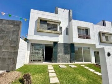 REMATO CASA EN CENTRO DE JIUTEPEC, JIUTEPEC MORELOS CERCA DE PARQUE CHAPULTEPEC
