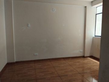 Vendo Departamento en Ate Alpamayo limite La Molina