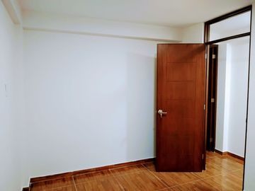 Vendo Departamento en Ate Alpamayo limite La Molina