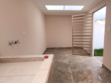 VENTA DE CASA POR ESTRENAR UBICADA EN CHARASOL AZOGUES
