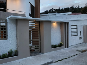 VENTA DE CASA POR ESTRENAR UBICADA EN CHARASOL AZOGUES