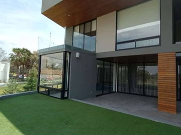 VENDO o RENTO CASA DE 6 RECAMARAS EN EL BOSQUE COUNTRY CLUB