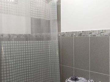 Se Vende Amplia casa en Playas
