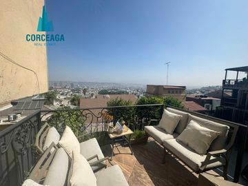 VENTA DE CASA EN COLINAS DE AGUA CALIENTE ZONA DORADA