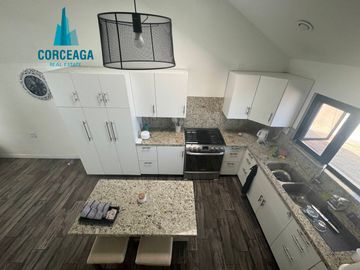 VENTA DE CASA EN COLINAS DE AGUA CALIENTE ZONA DORADA
