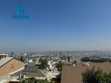 VENTA DE CASA EN COLINAS DE AGUA CALIENTE ZONA DORADA