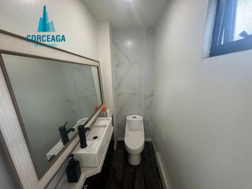 VENTA DE CASA EN COLINAS DE AGUA CALIENTE ZONA DORADA