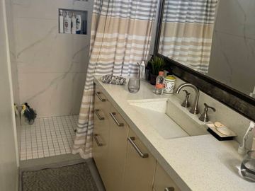 VENTA DE CASA EN COLINAS DE AGUA CALIENTE ZONA DORADA