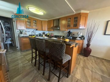 VENTA DE CASA EN COLINAS DE AGUA CALIENTE ZONA DORADA