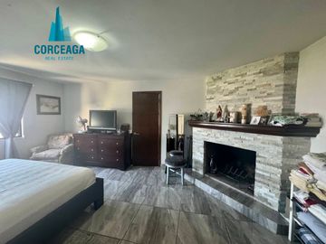 VENTA DE CASA EN COLINAS DE AGUA CALIENTE ZONA DORADA