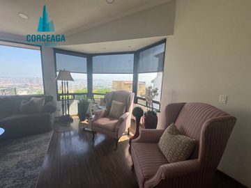 VENTA DE CASA EN COLINAS DE AGUA CALIENTE ZONA DORADA
