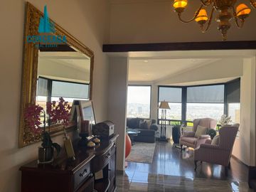 VENTA DE CASA EN COLINAS DE AGUA CALIENTE ZONA DORADA