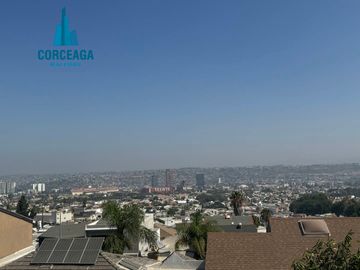 VENTA DE CASA EN COLINAS DE AGUA CALIENTE ZONA DORADA