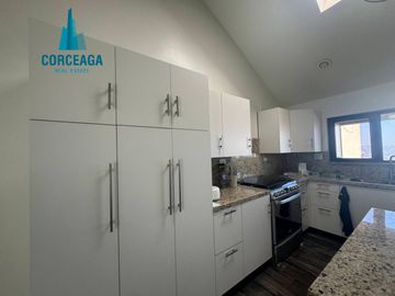 VENTA DE CASA EN COLINAS DE AGUA CALIENTE ZONA DORADA