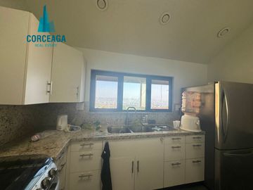 VENTA DE CASA EN COLINAS DE AGUA CALIENTE ZONA DORADA