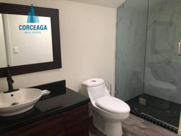 VENTA DE CASA EN COLINAS DE AGUA CALIENTE ZONA DORADA