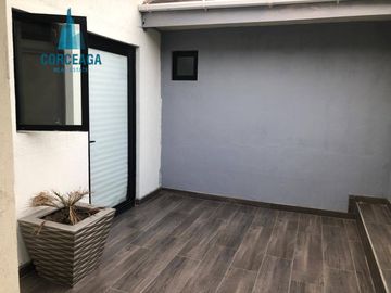 VENTA DE CASA EN COLINAS DE AGUA CALIENTE ZONA DORADA