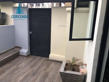 VENTA DE CASA EN COLINAS DE AGUA CALIENTE ZONA DORADA