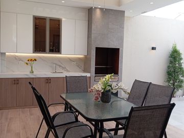 SE VENDE CASA EN PORTÓN DEL RÍO