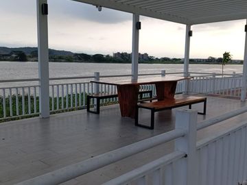 SE VENDE CASA EN PORTÓN DEL RÍO