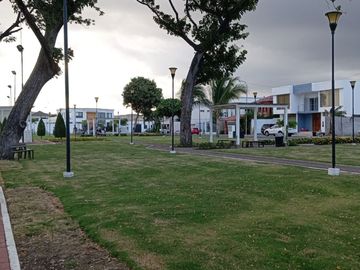 SE VENDE CASA EN PORTÓN DEL RÍO