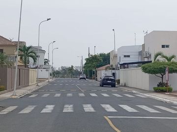 SE VENDE CASA EN PORTÓN DEL RÍO