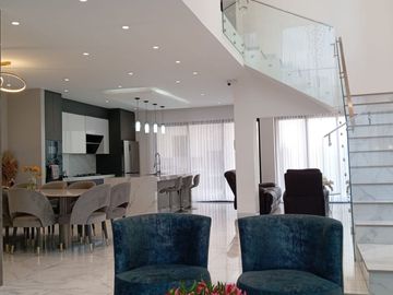 SE VENDE CASA EN PORTÓN DEL RÍO