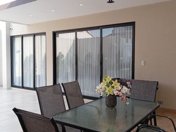 SE VENDE CASA EN PORTÓN DEL RÍO