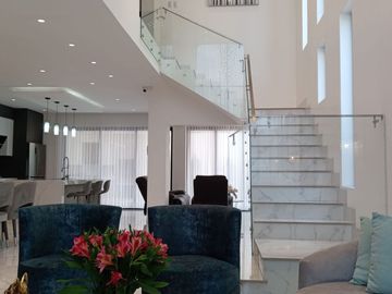 SE VENDE CASA EN PORTÓN DEL RÍO