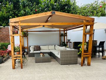 Linda casa  con amplio  jardín y 4 dormitorios  🏡💙