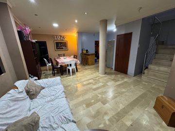 Se vende casa de 5 dormitorios en Urb. Ciudad celeste de la vía Samborondón.