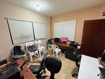 Se vende casa de 5 dormitorios en Urb. Ciudad celeste de la vía Samborondón.