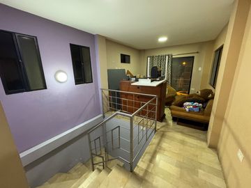 Se vende casa de 5 dormitorios en Urb. Ciudad celeste de la vía Samborondón.