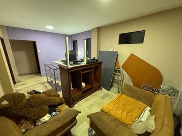 Se vende casa de 5 dormitorios en Urb. Ciudad celeste de la vía Samborondón.