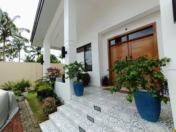 Bungalow House w/ High Ceiling Near Tagaytay at Silang, Cavite