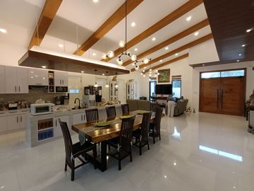 Bungalow House w/ High Ceiling Near Tagaytay at Silang, Cavite