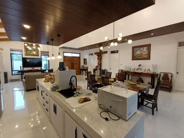 Bungalow House w/ High Ceiling Near Tagaytay at Silang, Cavite