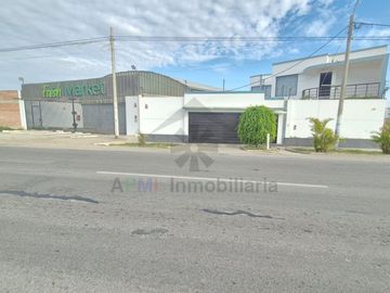 ALQUILER DE LOCAL COMERCIAL A FILO DE PISTA CARRETERA PIMENTEL CHICLAYO