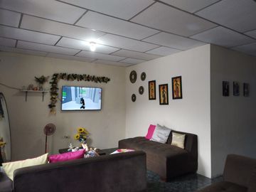 excelente ubicación ! venta !  casa rentera en sauces 6