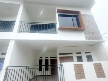 Dijual Rumah Sangat Strategis di Bekasi Barat