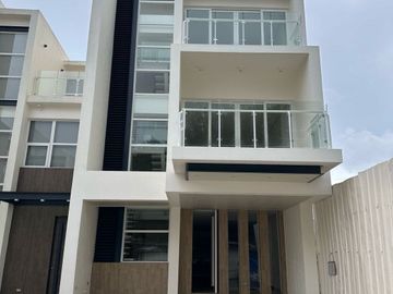 M Residences Capitol Hills | Townhouse For Sale - #8153