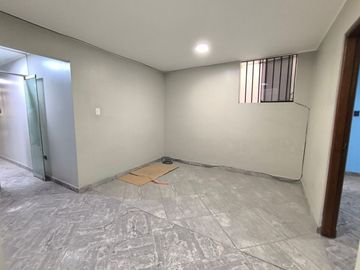 ¡Venta De Amplio Departamento Remodelado En Comas !