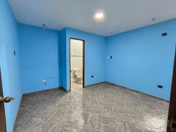 ¡Venta De Amplio Departamento Remodelado En Comas !