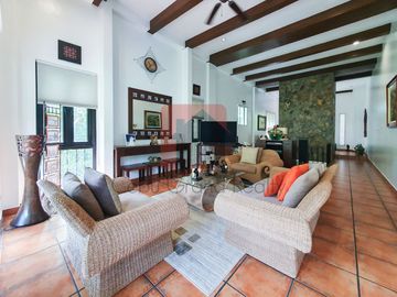 4 Bedroom House for Sale in Maria Luisa Estate Park