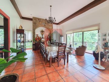 4 Bedroom House for Sale in Maria Luisa Estate Park