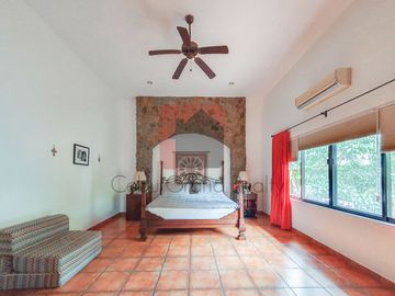 4 Bedroom House for Sale in Maria Luisa Estate Park